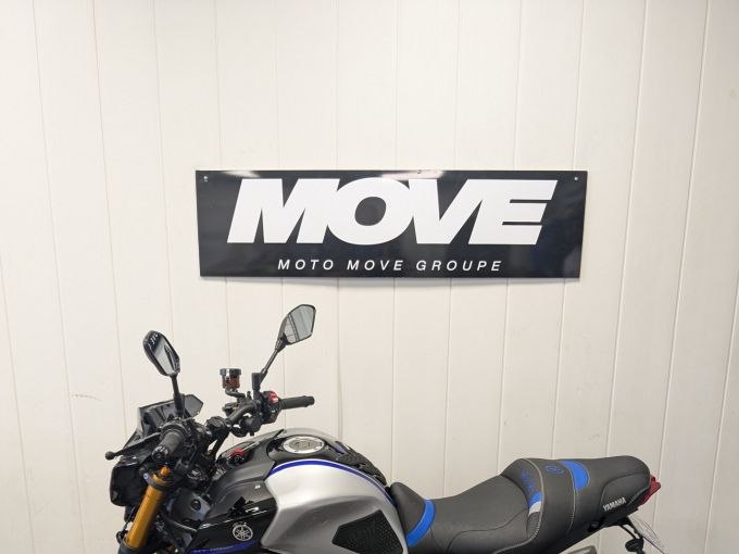 YAMAHA MT-09 4