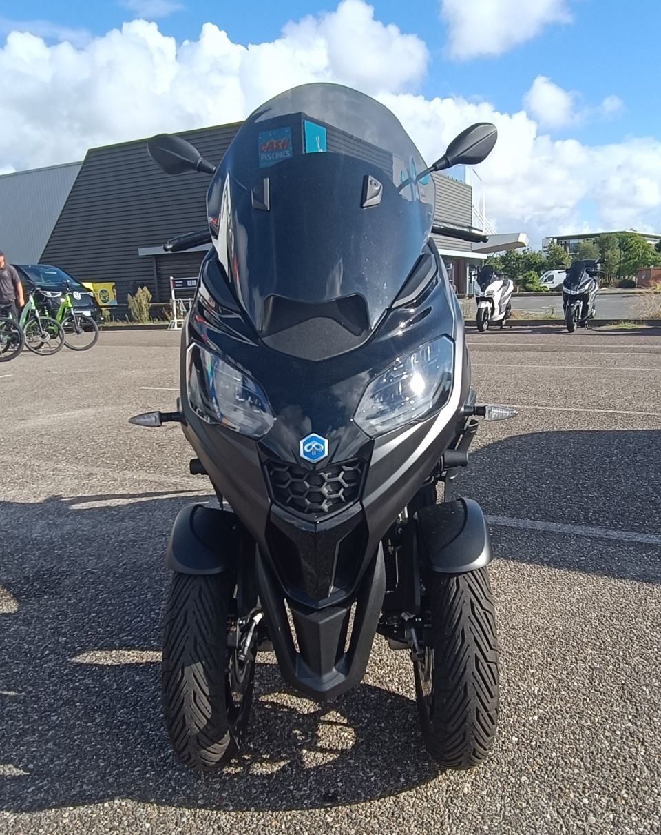 PIAGGIO MP3 310 HPE SPORT 4
