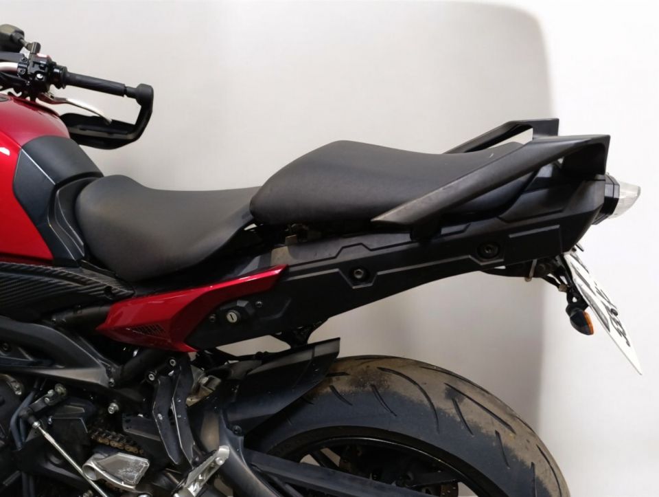 YAMAHA MT-09 4