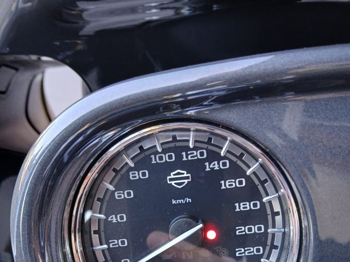 HARLEY-DAVIDSON TOURING ROAD GLIDE 1800 ULTRA CVO 4
