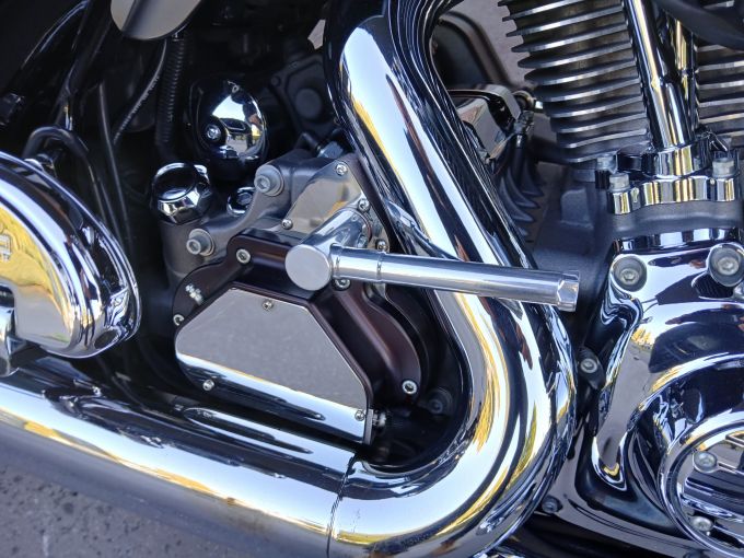 HARLEY-DAVIDSON TOURING ROAD GLIDE 1800 ULTRA CVO 4