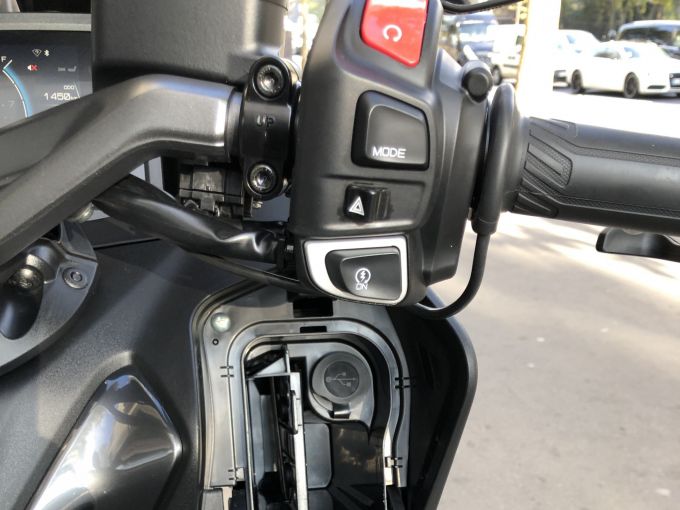 YAMAHA XP T-MAX 560 TECH MAX 4