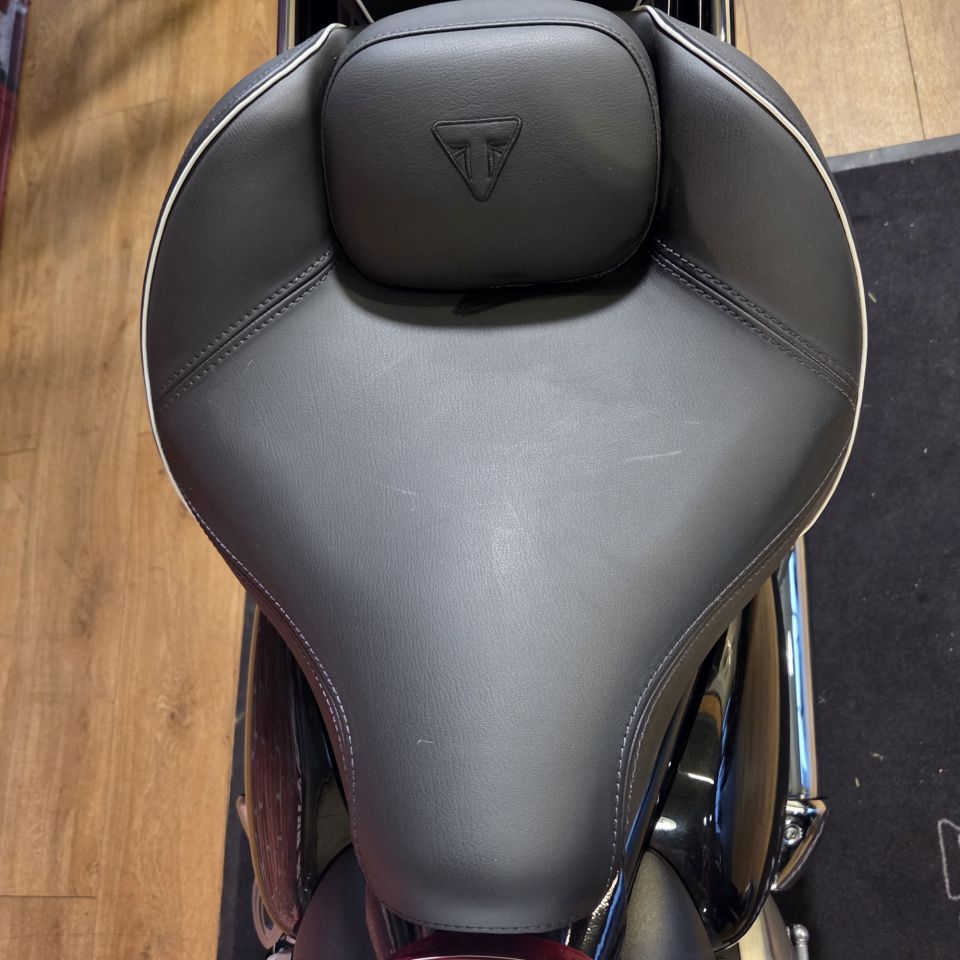 TRIUMPH BONNEVILLE SPEEDMASTER 1200 4