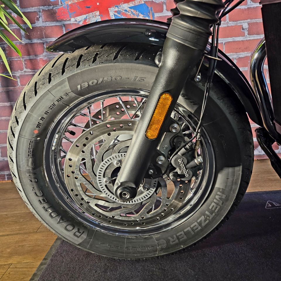 TRIUMPH BONNEVILLE SPEEDMASTER 1200 4