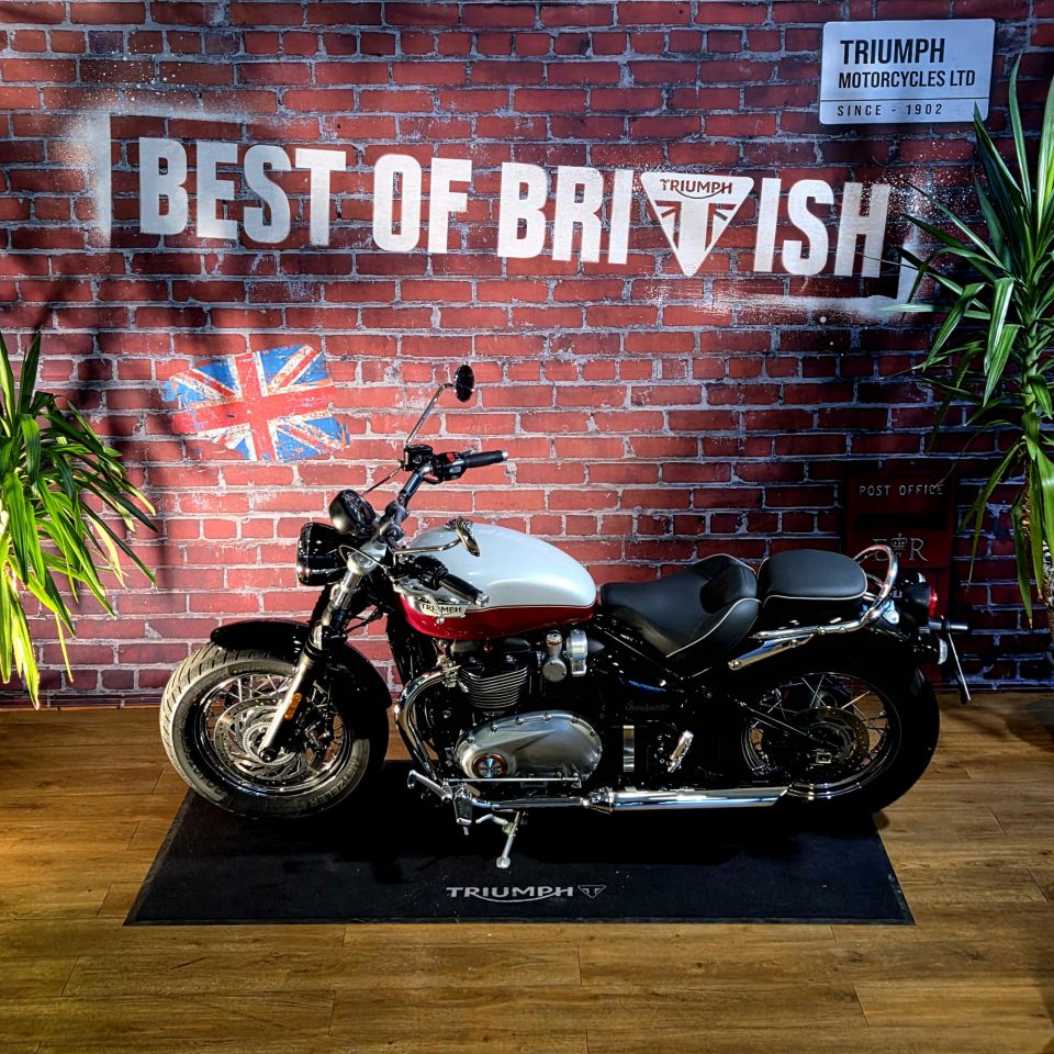 TRIUMPH BONNEVILLE SPEEDMASTER 1200 4