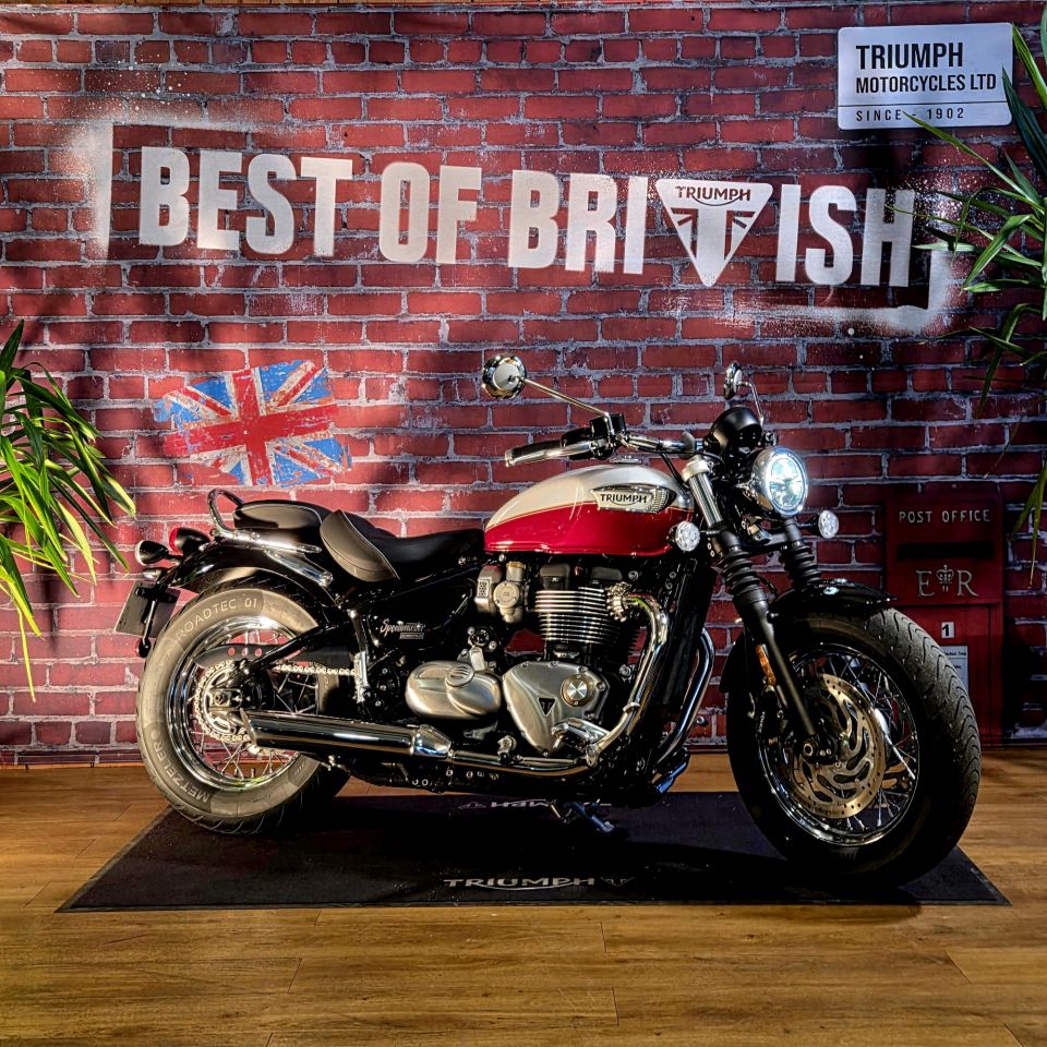TRIUMPH BONNEVILLE SPEEDMASTER 1200 4