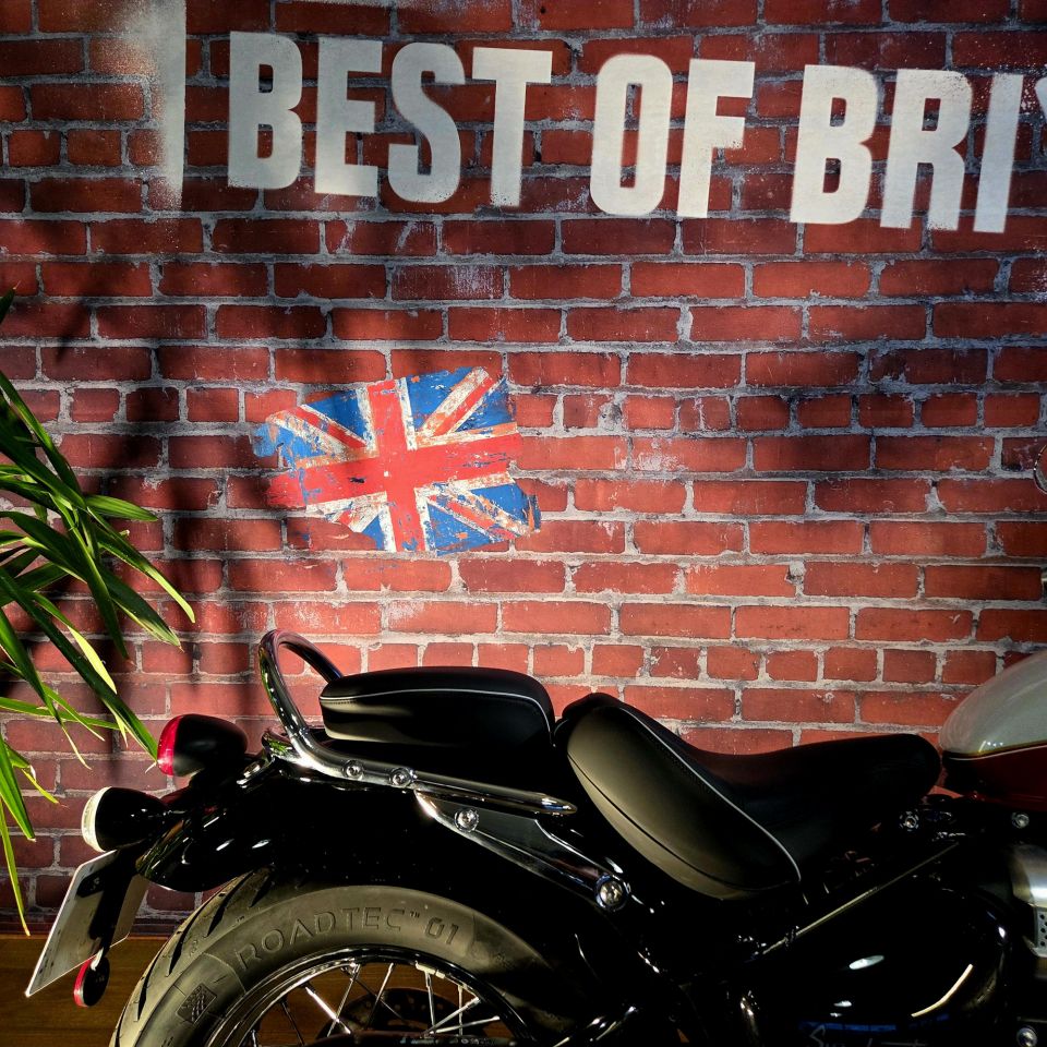 TRIUMPH BONNEVILLE SPEEDMASTER 1200 4