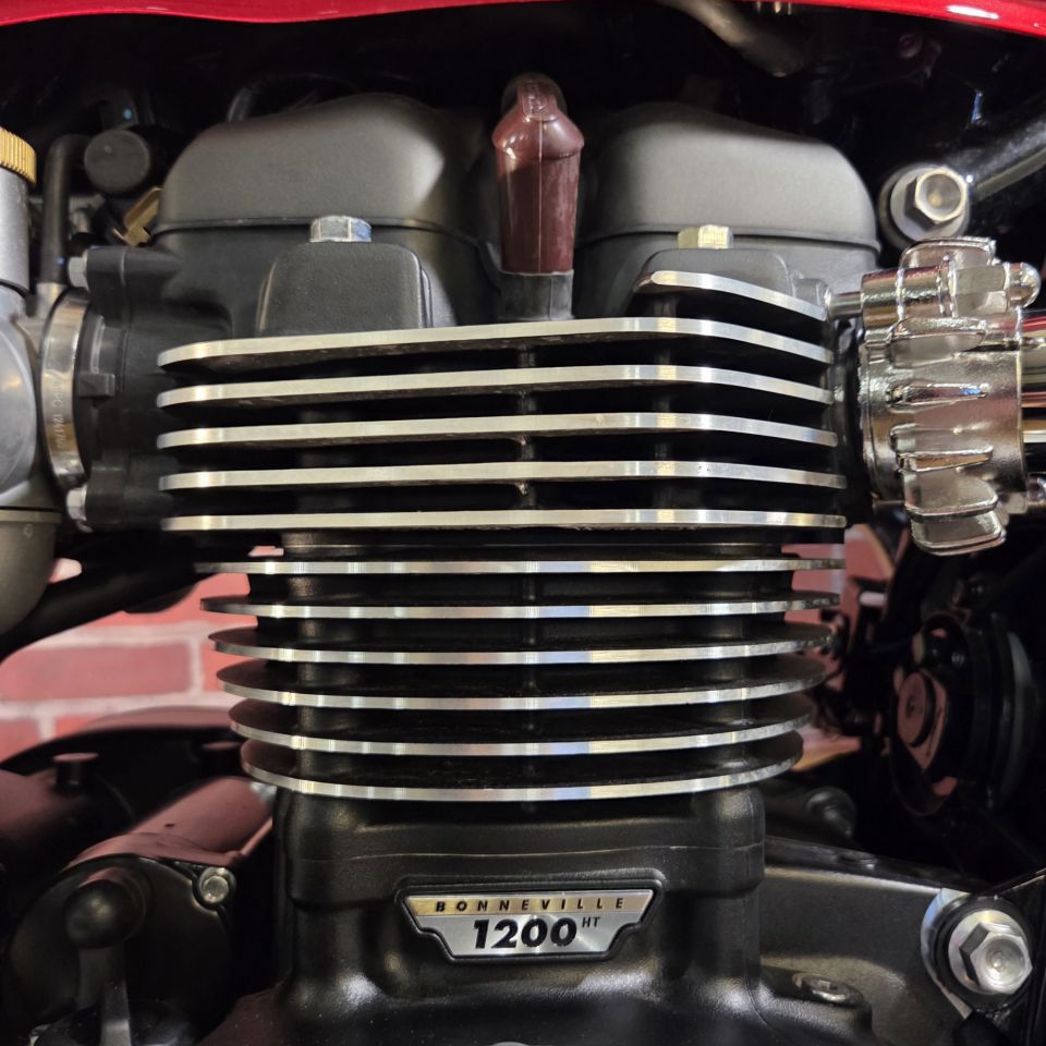 TRIUMPH BONNEVILLE SPEEDMASTER 1200 4