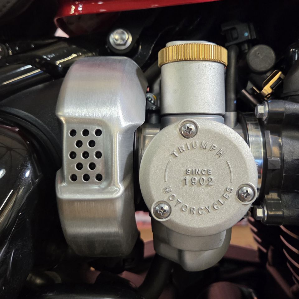 TRIUMPH BONNEVILLE SPEEDMASTER 1200 4