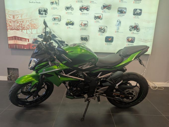 KAWASAKI z 125 4