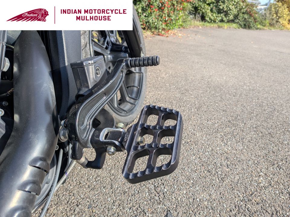 INDIAN SCOUT ROGUE 1200 4
