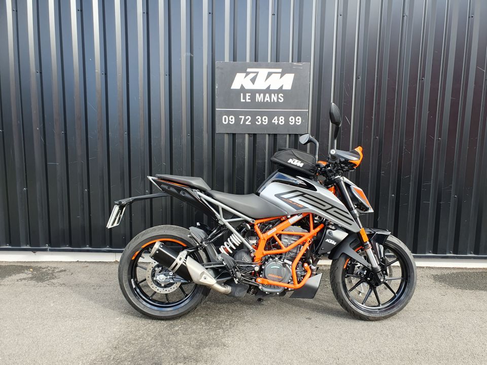 KTM 125 DUKE ABS 4