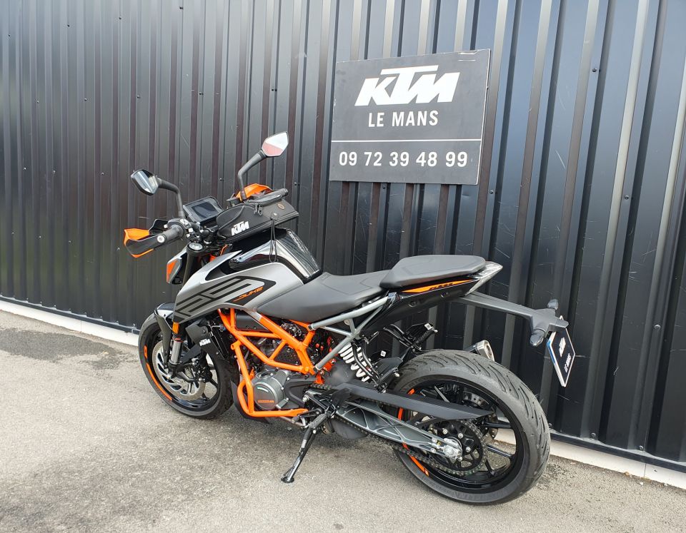 KTM 125 DUKE ABS 4