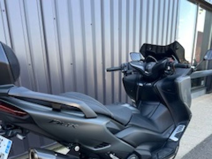 YAMAHA XP T-MAX 560 TECH MAX KAMO 4