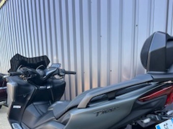 YAMAHA XP T-MAX 560 TECH MAX KAMO 4