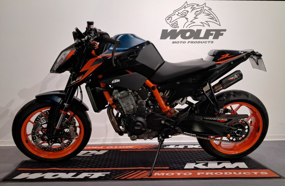 KTM 890 DUKE R 4