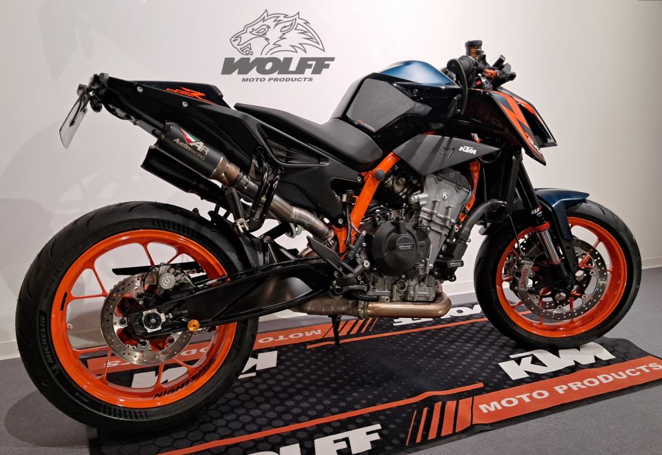 KTM 890 DUKE R 4