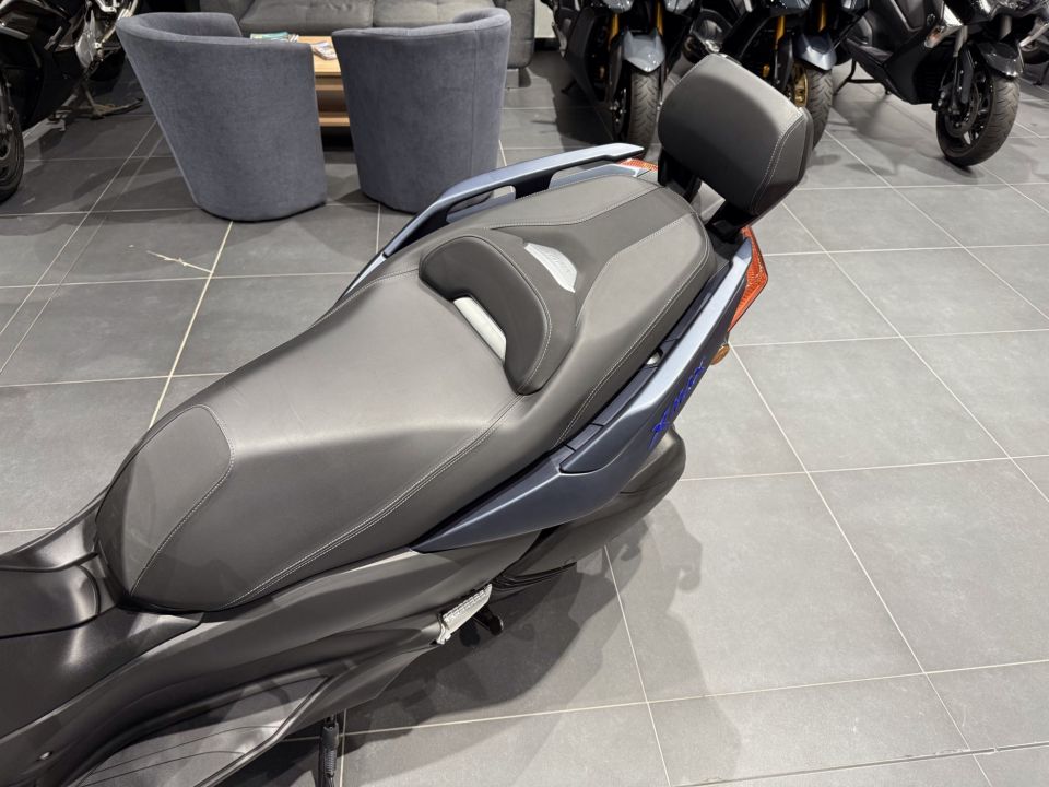 YAMAHA XMAX 300 4
