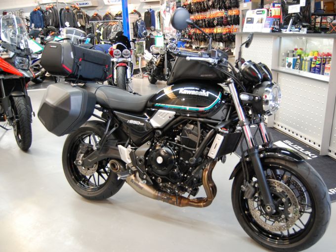 KAWASAKI Z 650 RS 4