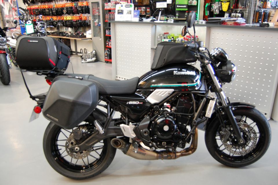 KAWASAKI Z 650 RS 4