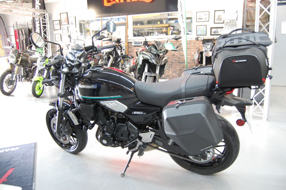 KAWASAKI Z 650 RS 4