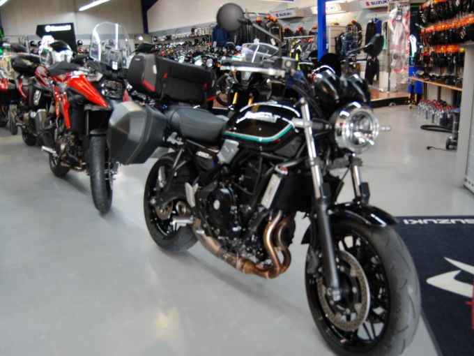 KAWASAKI Z 650 RS 4