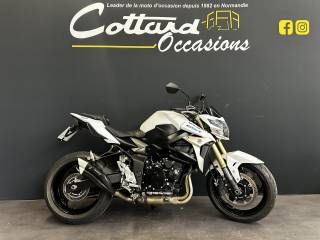 SUZUKI GSR 750 - 2011