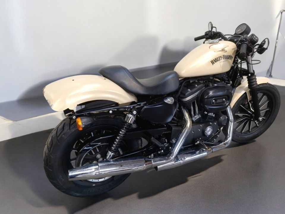 HARLEY-DAVIDSON SPORTSTER IRON 883 4