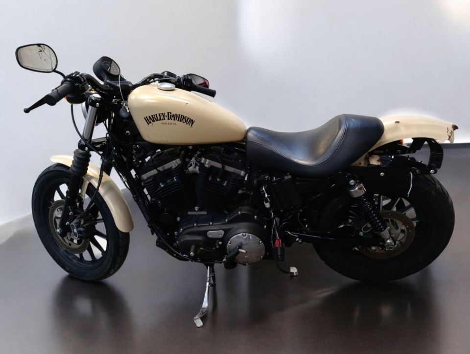 HARLEY-DAVIDSON SPORTSTER IRON 883 4