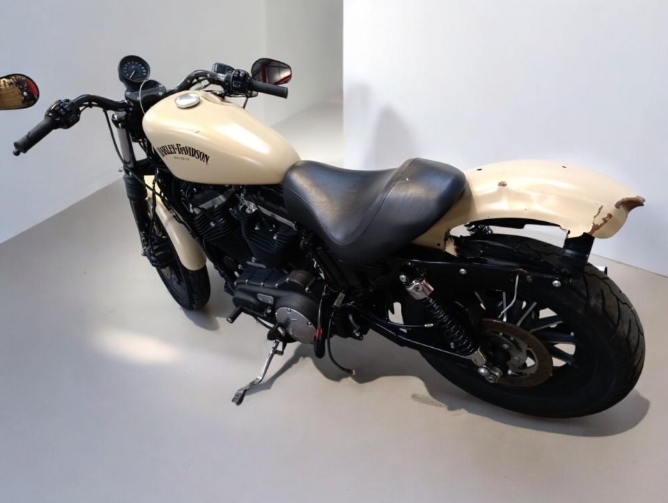 HARLEY-DAVIDSON SPORTSTER IRON 883 4