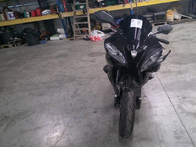 YAMAHA YZF-R6 4