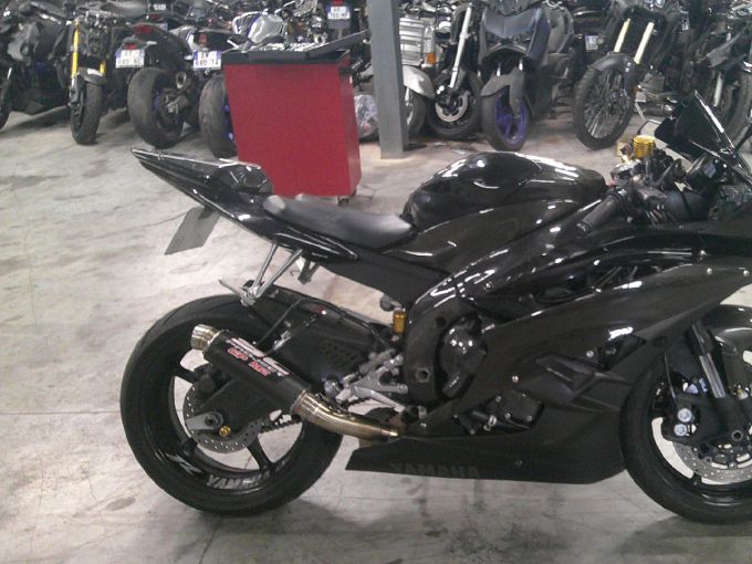 YAMAHA YZF-R6 4