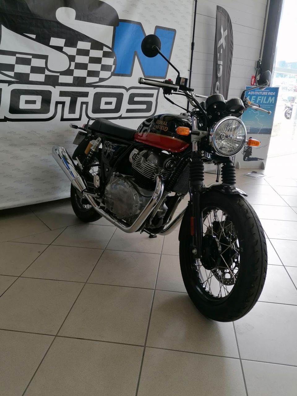 ROYAL ENFIELD INTERCEPTOR 4