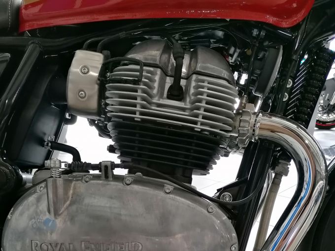ROYAL ENFIELD INTERCEPTOR 4