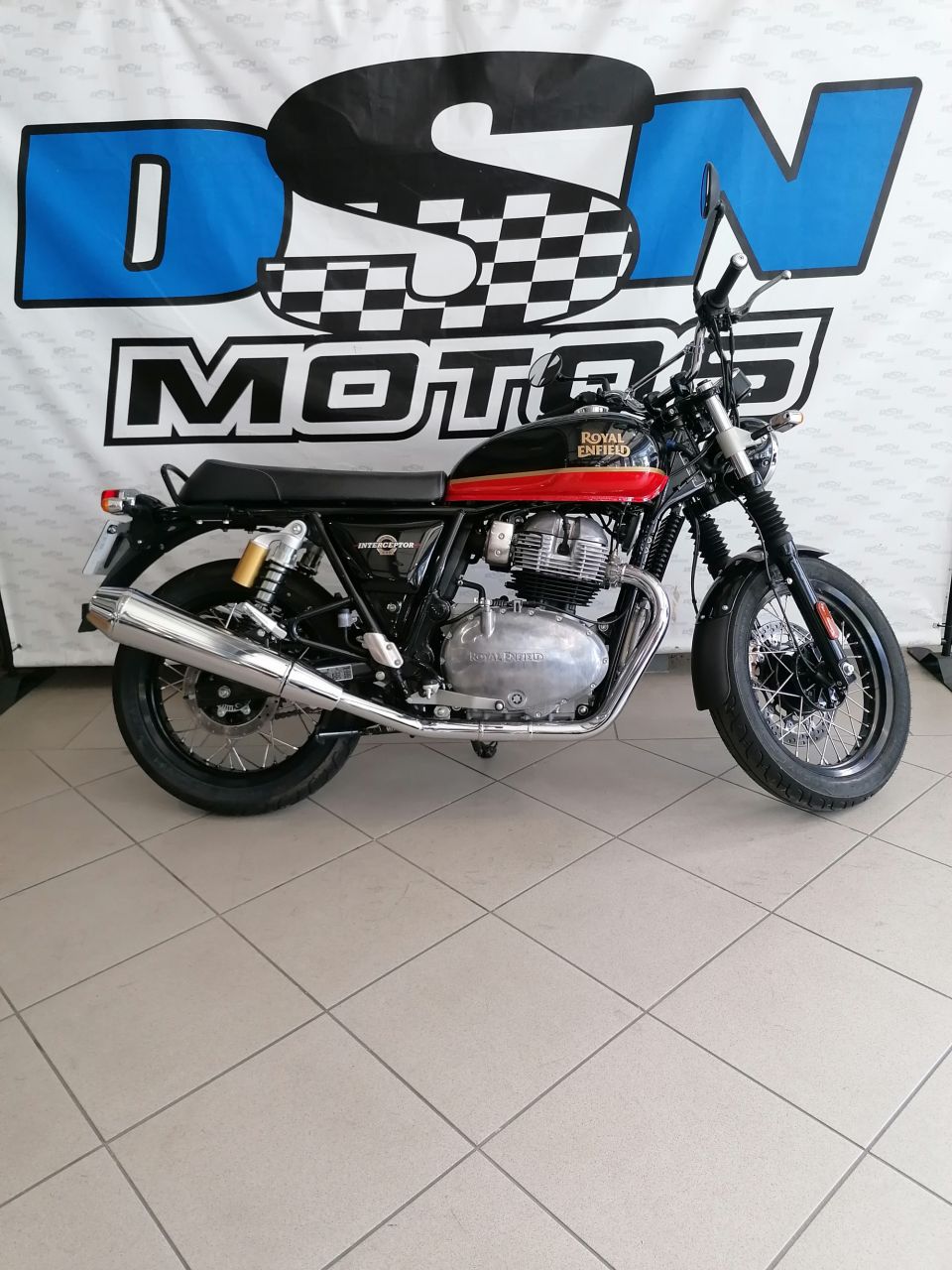 ROYAL ENFIELD INTERCEPTOR 4