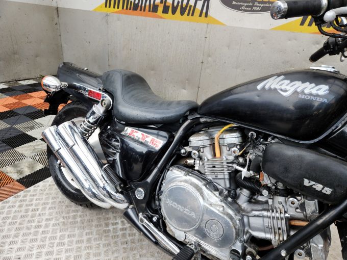 HONDA VF 750C MAGNA 4