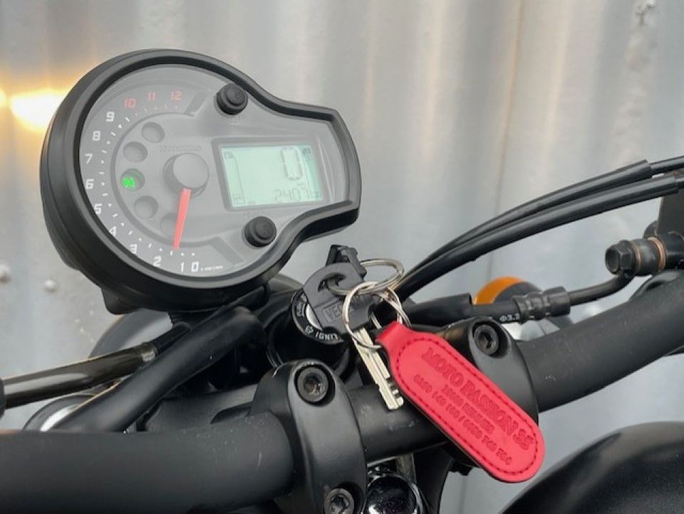 HYOSUNG GV 125 BOBBER 4