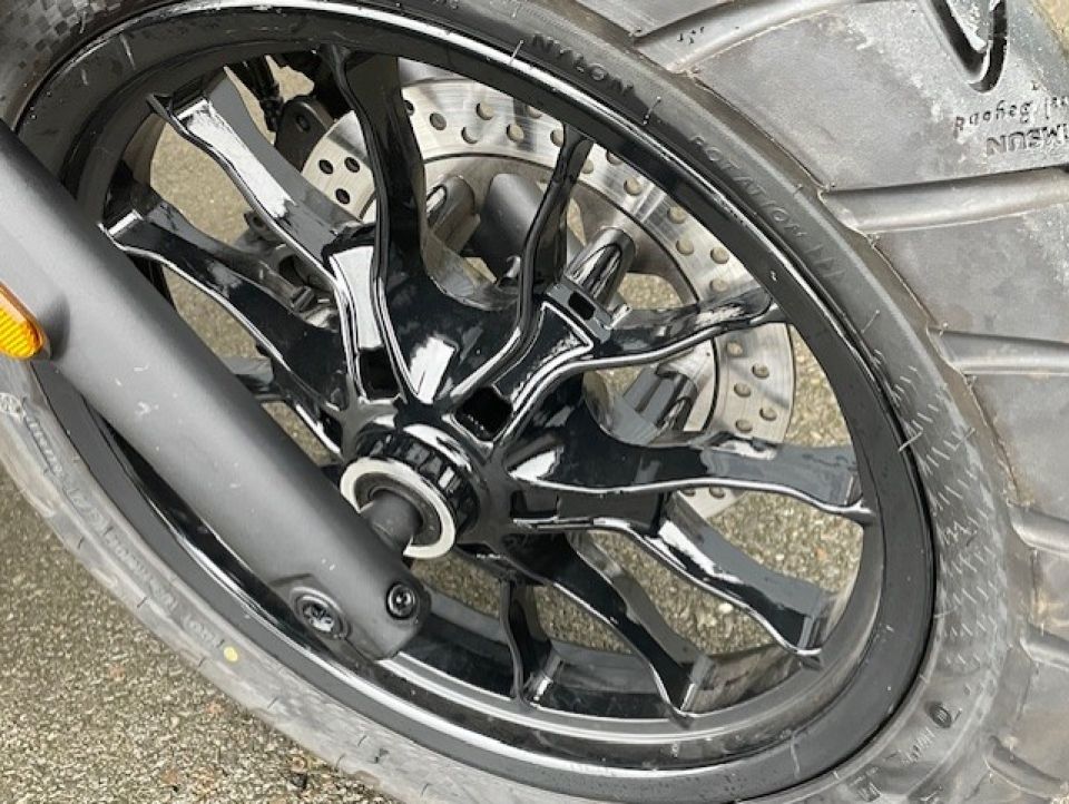 HYOSUNG GV 125 BOBBER 4