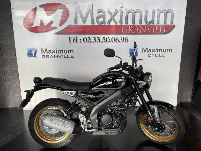 YAMAHA XSR 125 Legacy 4
