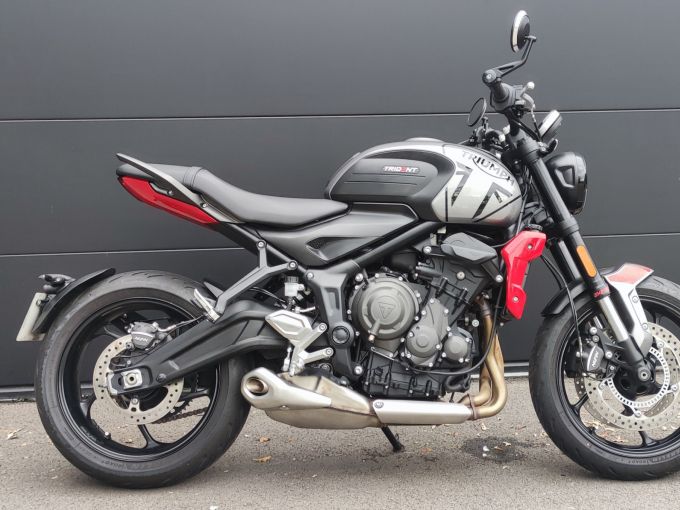 TRIUMPH TRIDENT 660 4