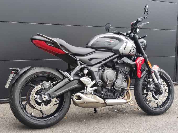 TRIUMPH TRIDENT 660 4