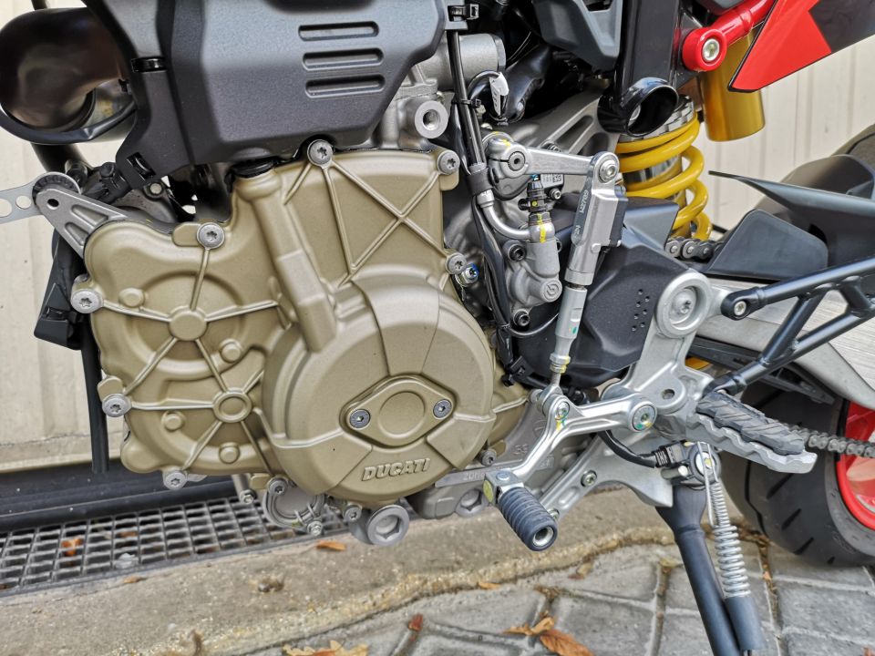 DUCATI HYPERMOTARD 4