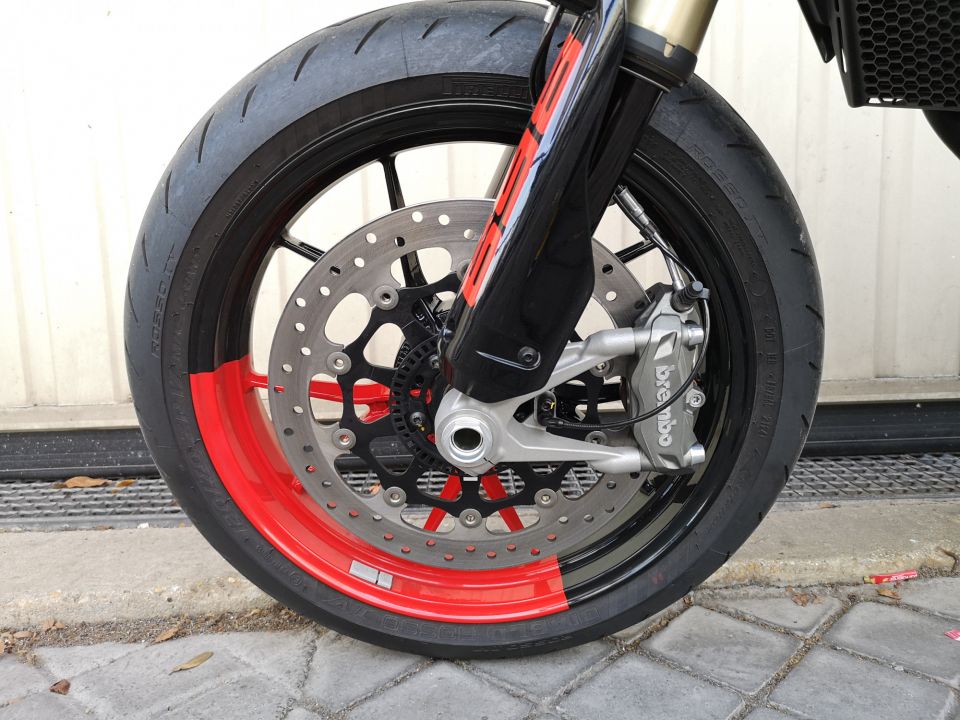 DUCATI HYPERMOTARD 4