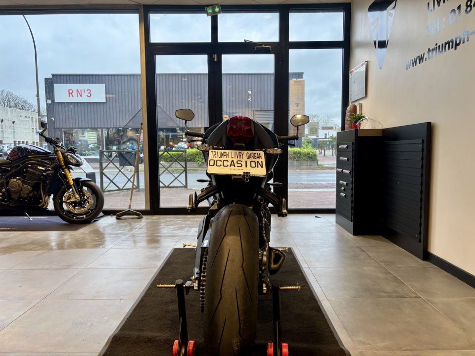 TRIUMPH STREET TRIPLE 765 RS 4