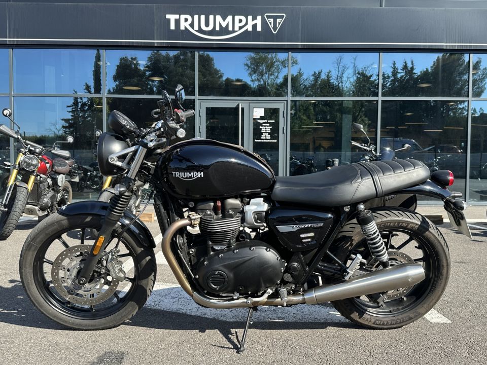 TRIUMPH STREET TWIN  900 4
