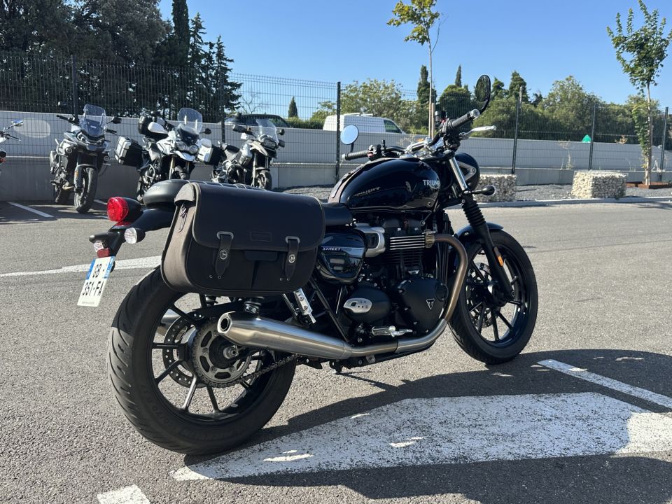 TRIUMPH STREET TWIN  900 4
