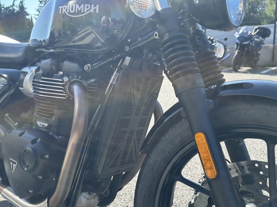 TRIUMPH STREET TWIN  900 4