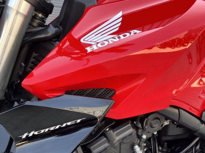 HONDA CB1000 Hornet 4