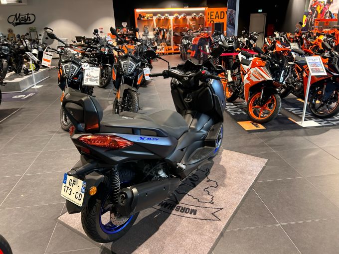 YAMAHA XMAX 300 4