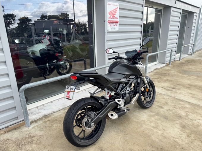 HONDA CB125R 4